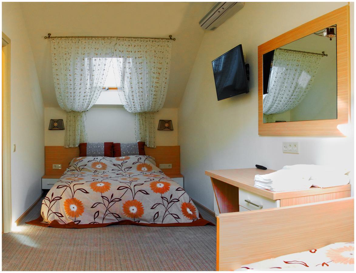 Hotel MAMAN Odessa Exterior foto
