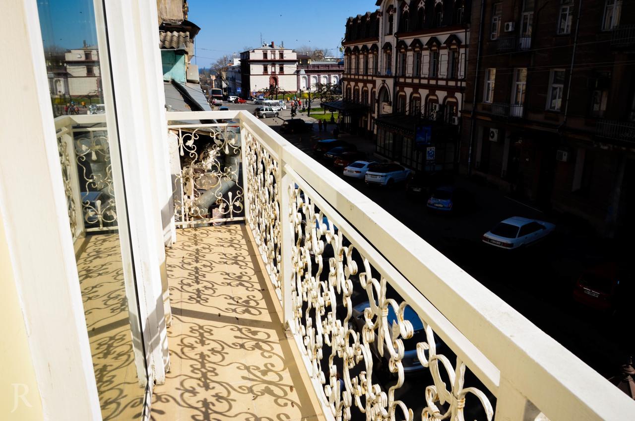 Hotel MAMAN Odessa Exterior foto